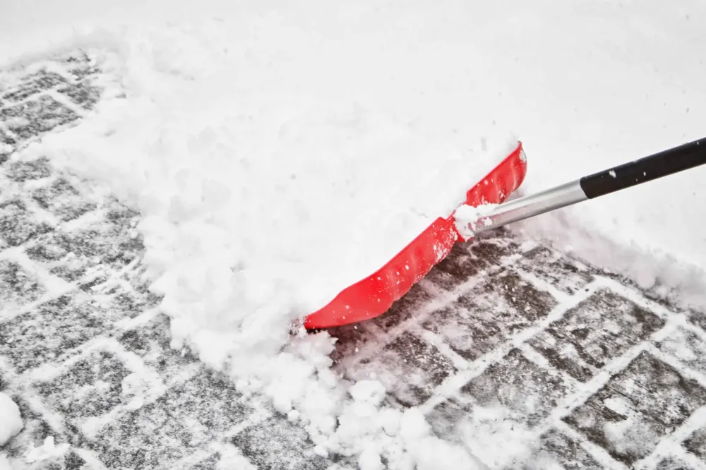 Déneigement près de Saint-Genest-Lerpt